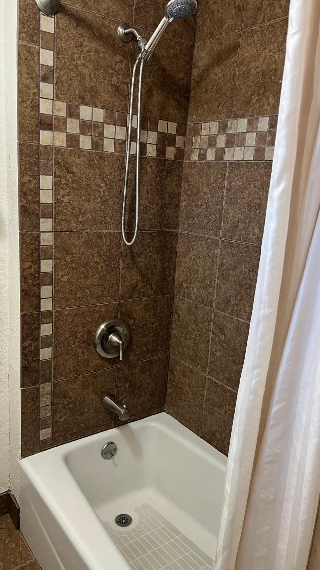 Economy Inn Paso Robles Room photo